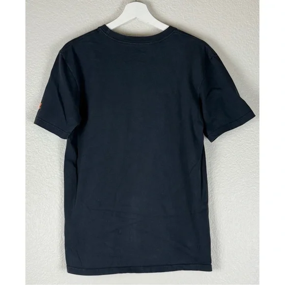 Nike Men’s Jungle Pickup Game Basketball King Kong Raptor Graphic Tee, Medium - Picture 5 of 8